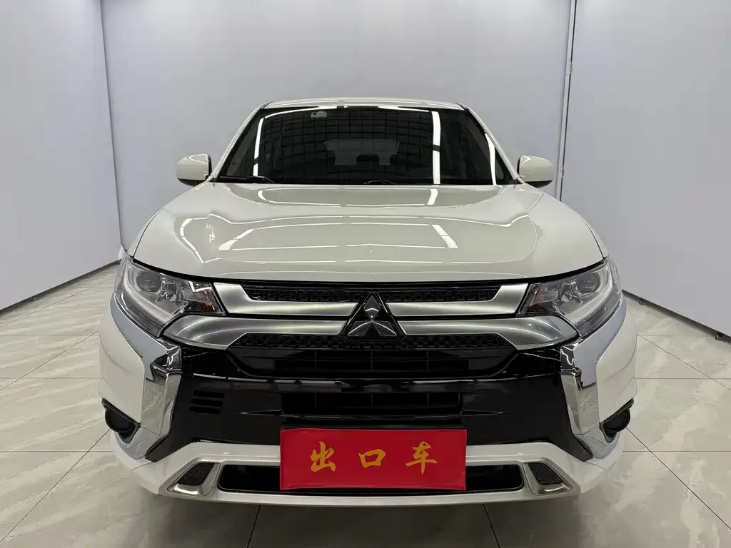 Mitsubishi Outlander — фото 4