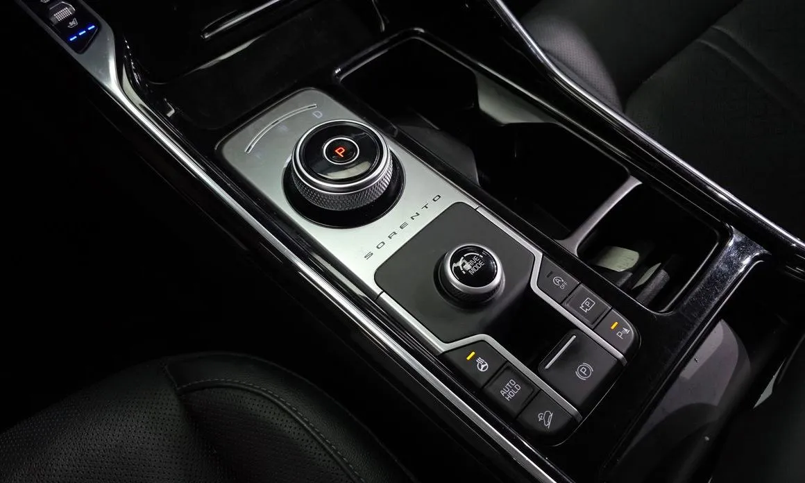 Kia Sorento — фото 8