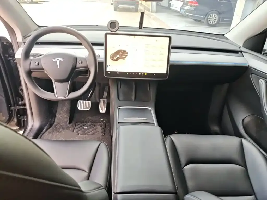 Tesla Model Y — фото 3