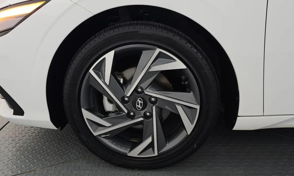 Hyundai AVANTE — фото 6