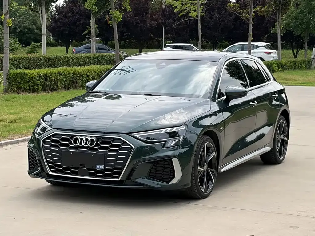 Audi A3 — фото 1