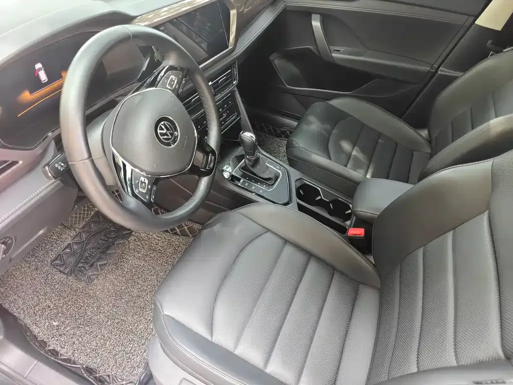 Volkswagen Tharu — фото 2