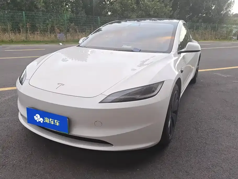 Tesla Model 3 — фото 1