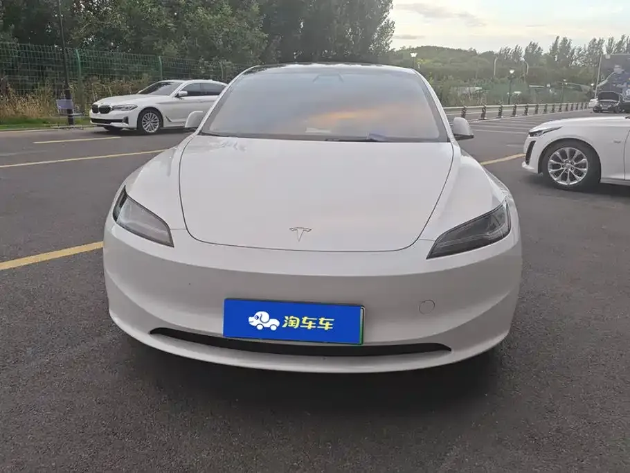 Tesla Model 3 — фото 9