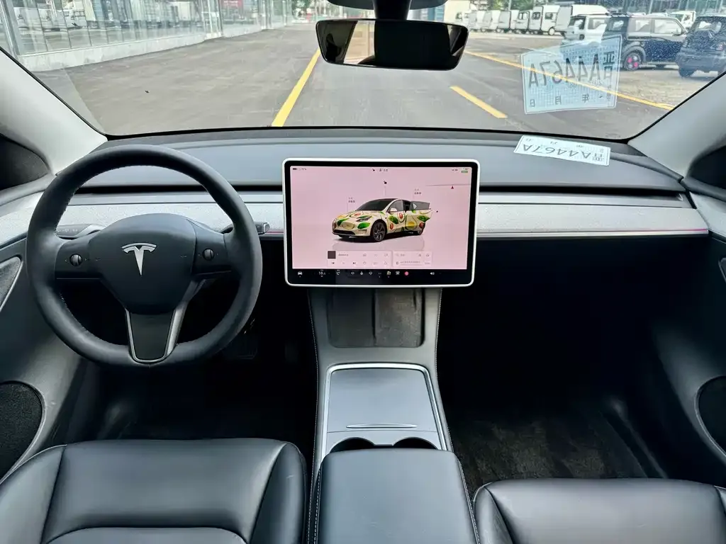 Tesla Model Y — фото 3
