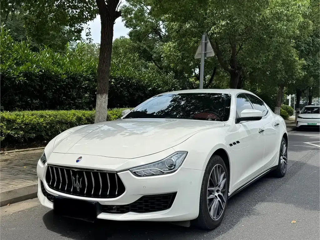 Maserati Ghibli — фото 1