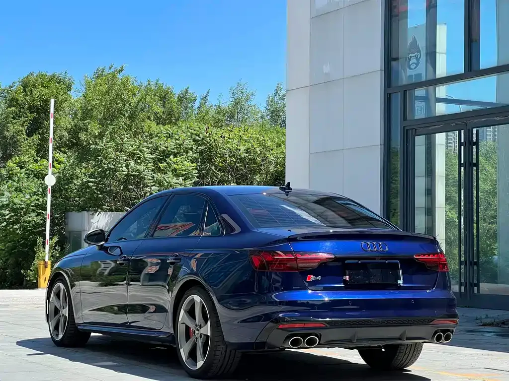 Audi S4 — фото 4