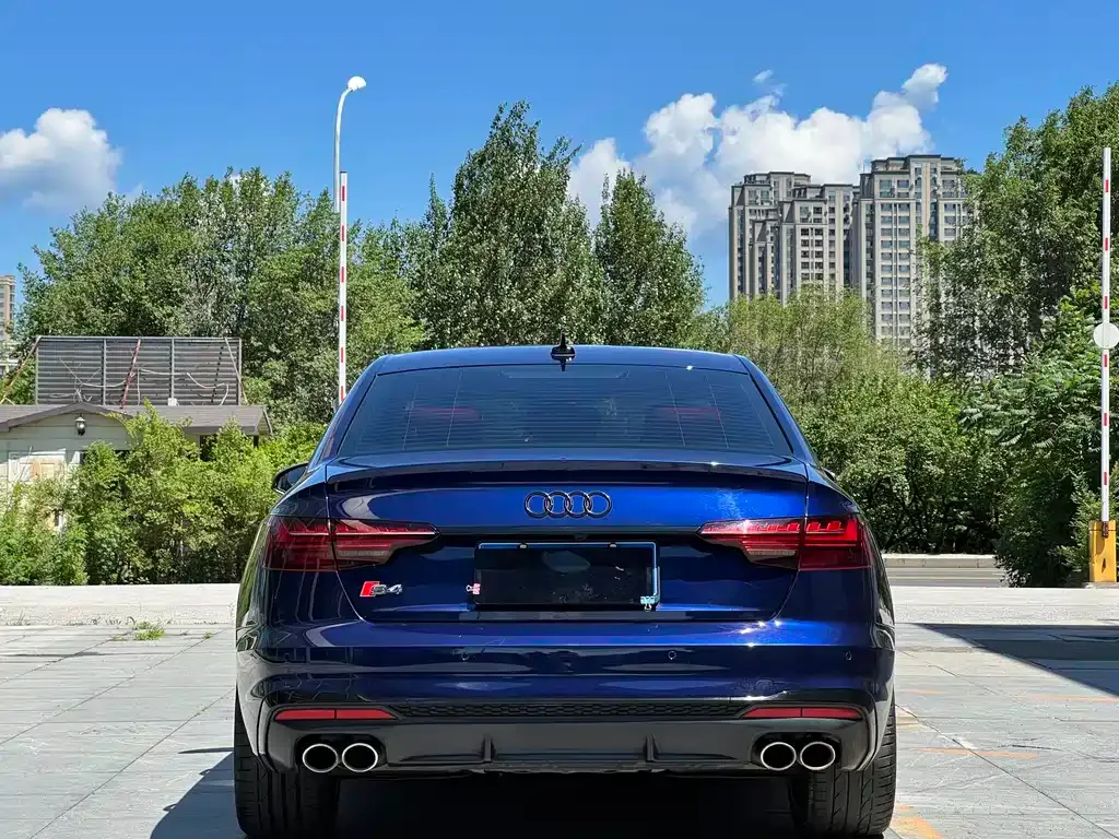 Audi S4 — фото 8