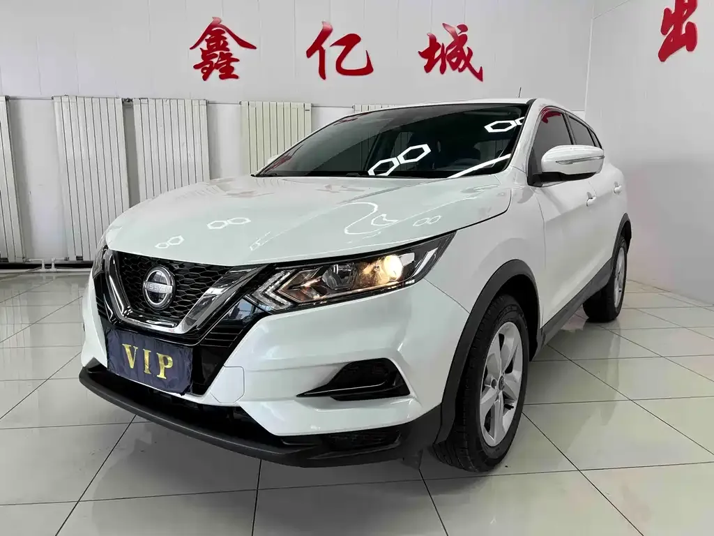 Nissan Qashqai — фото 1