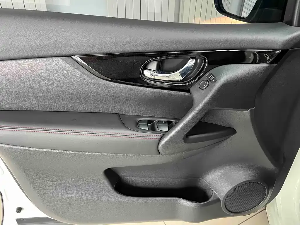 Nissan Qashqai — фото 10