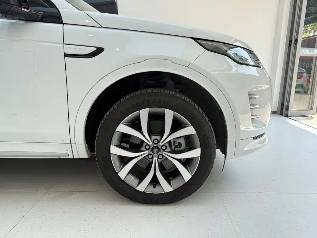 Land Rover Discovery Sport — фото 10