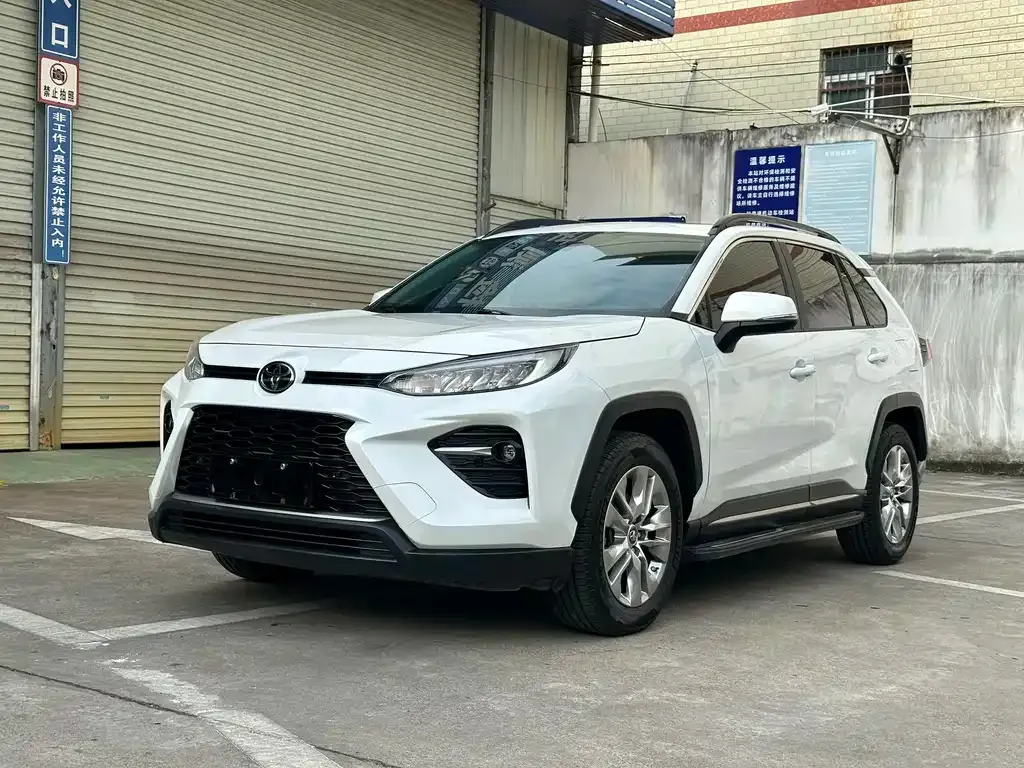 Toyota Wildlander — фото 1