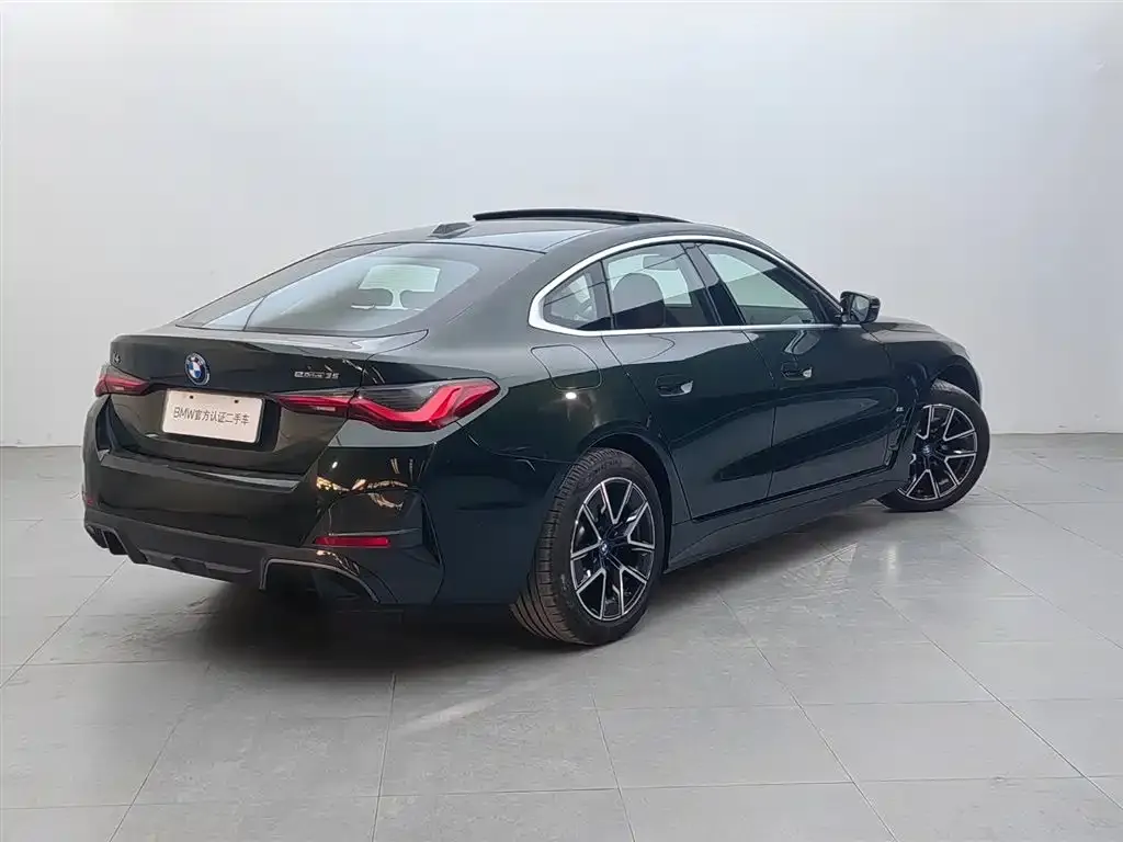 BMW i4 — фото 7