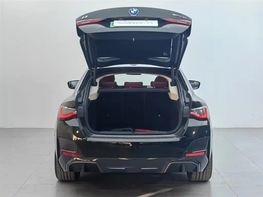 BMW i4 — фото 4