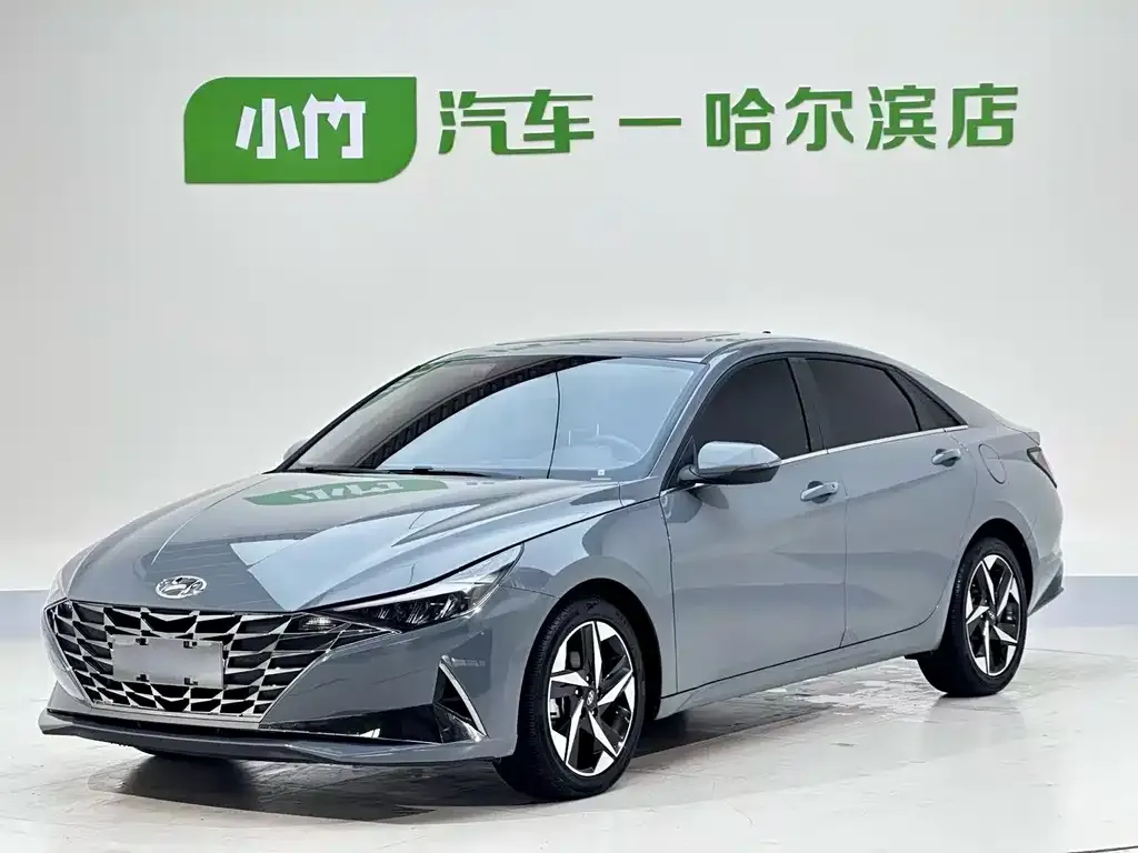 Hyundai Elantra — фото 1