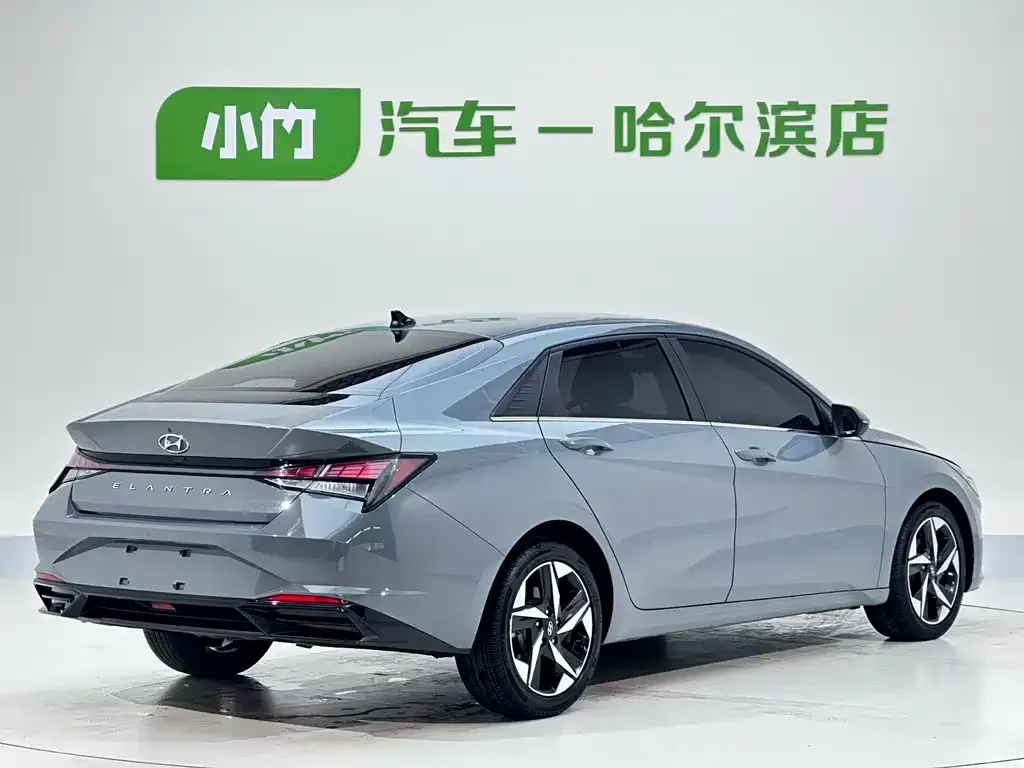 Hyundai Elantra — фото 3