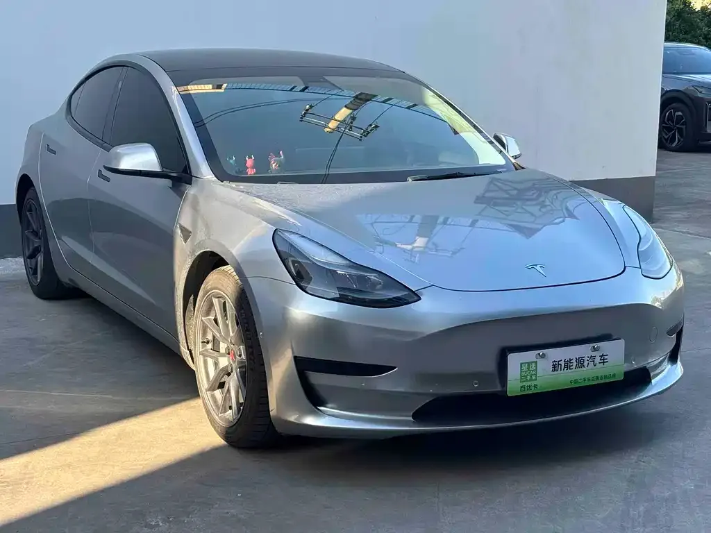 Tesla Model 3 — фото 5