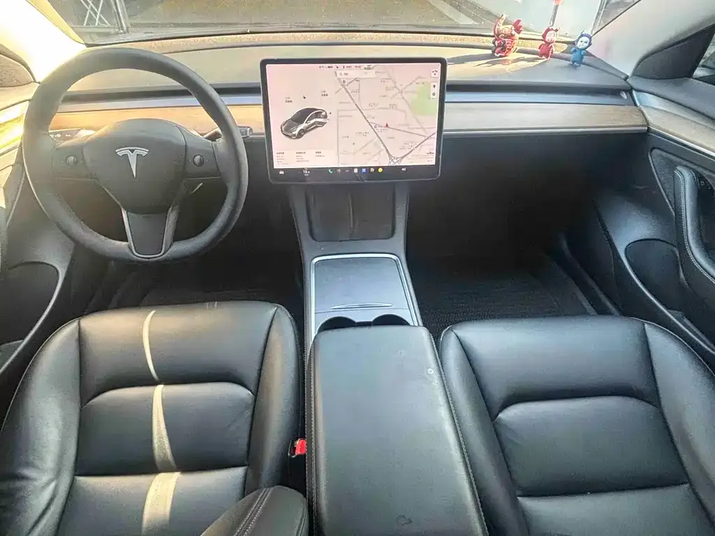 Tesla Model 3 — фото 4