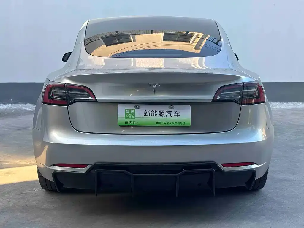 Tesla Model 3 — фото 2