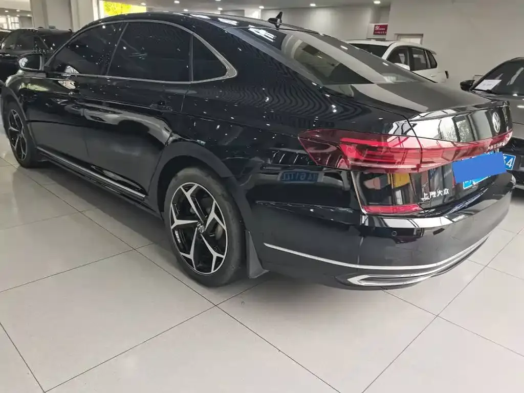 Volkswagen Passat — фото 7