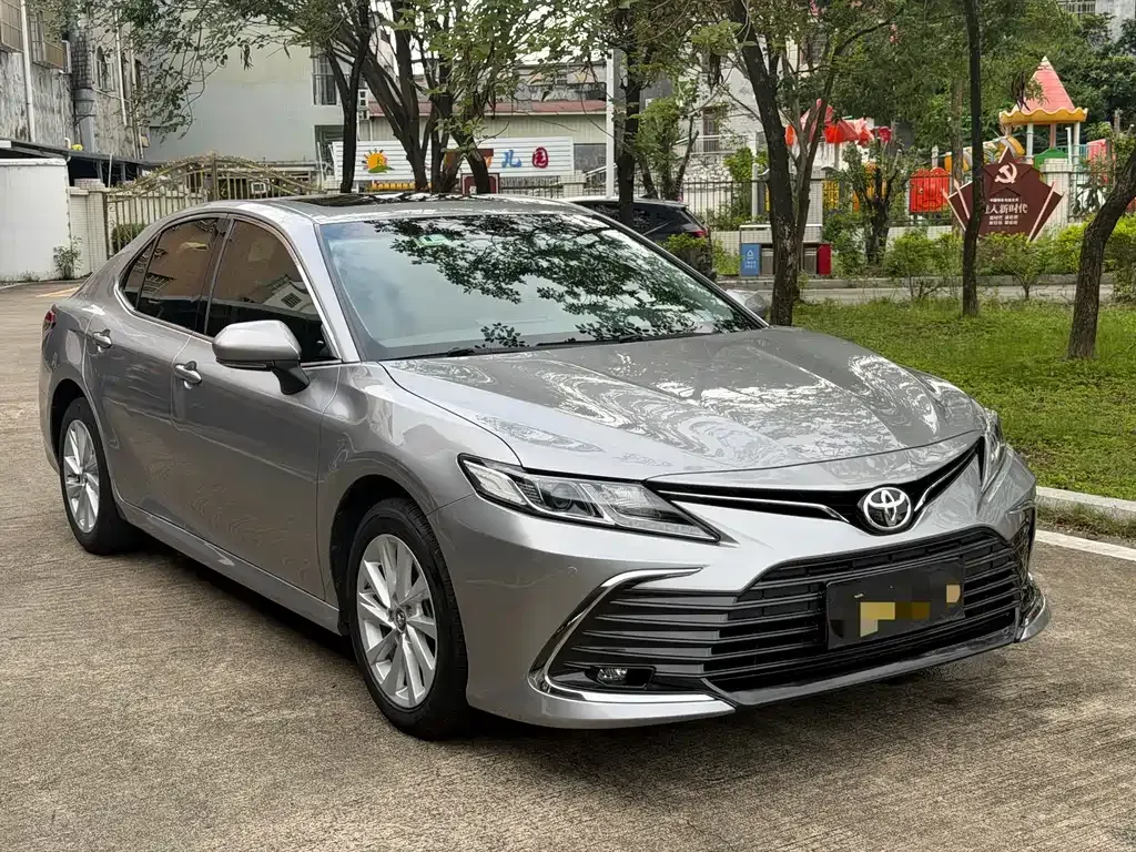 Toyota Camry — фото 6