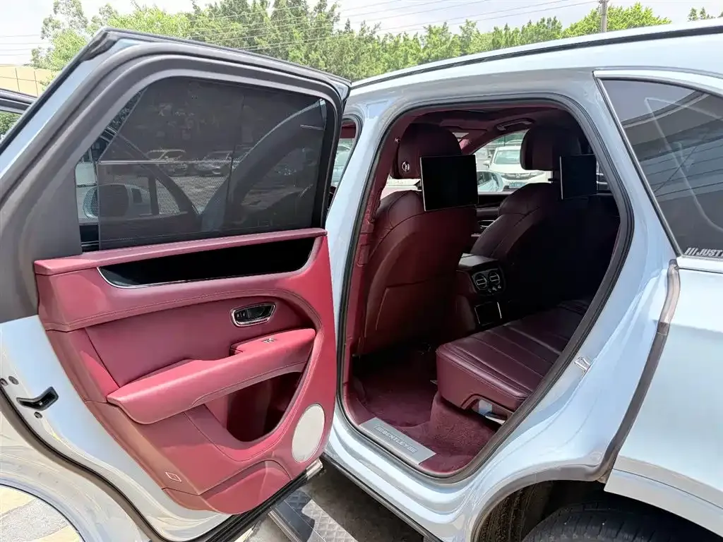 Bentley Bentayga 2021 из CN, фото 5
