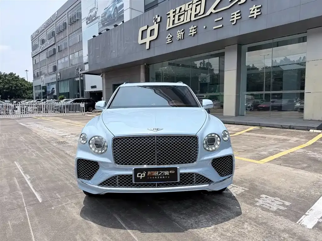 Bentley Bentayga 2021 из CN, фото 9