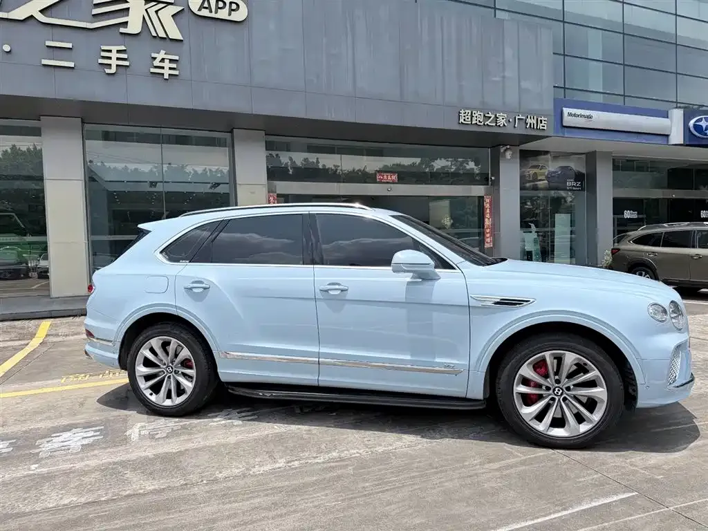 Bentley Bentayga 2021 из CN, фото 8