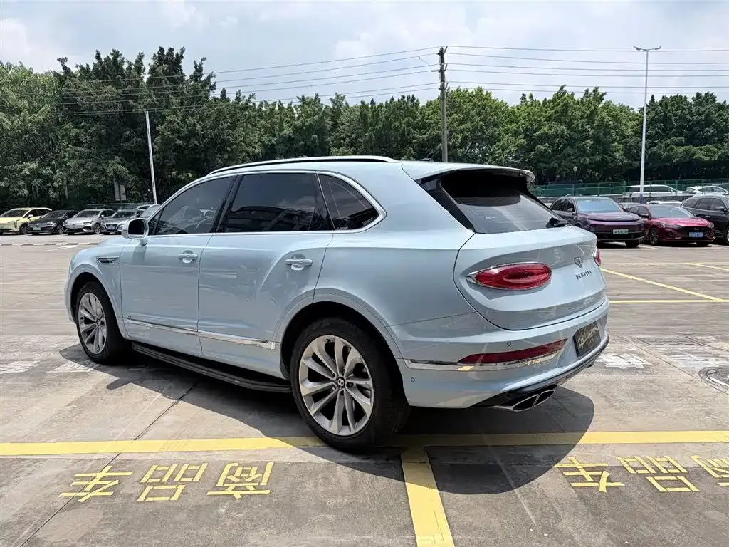 Bentley Bentayga 2021 из CN, фото 10