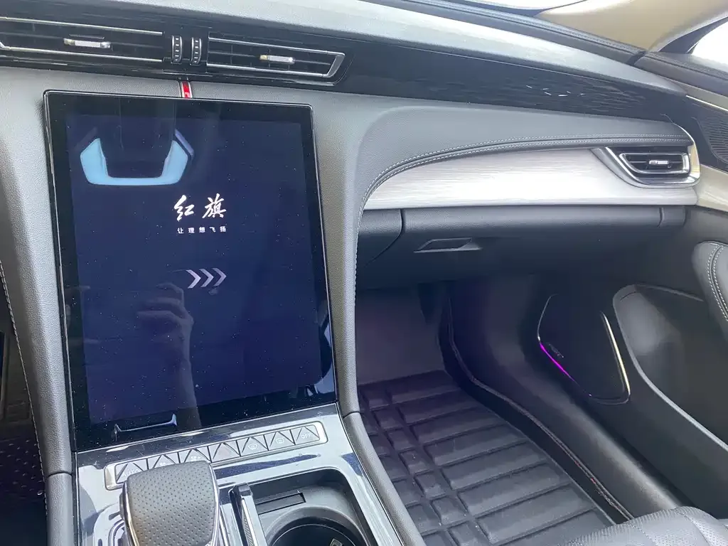 Hongqi H5 — фото 2