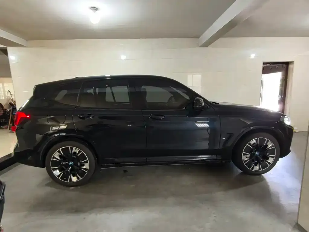 BMW iX3 — фото 2