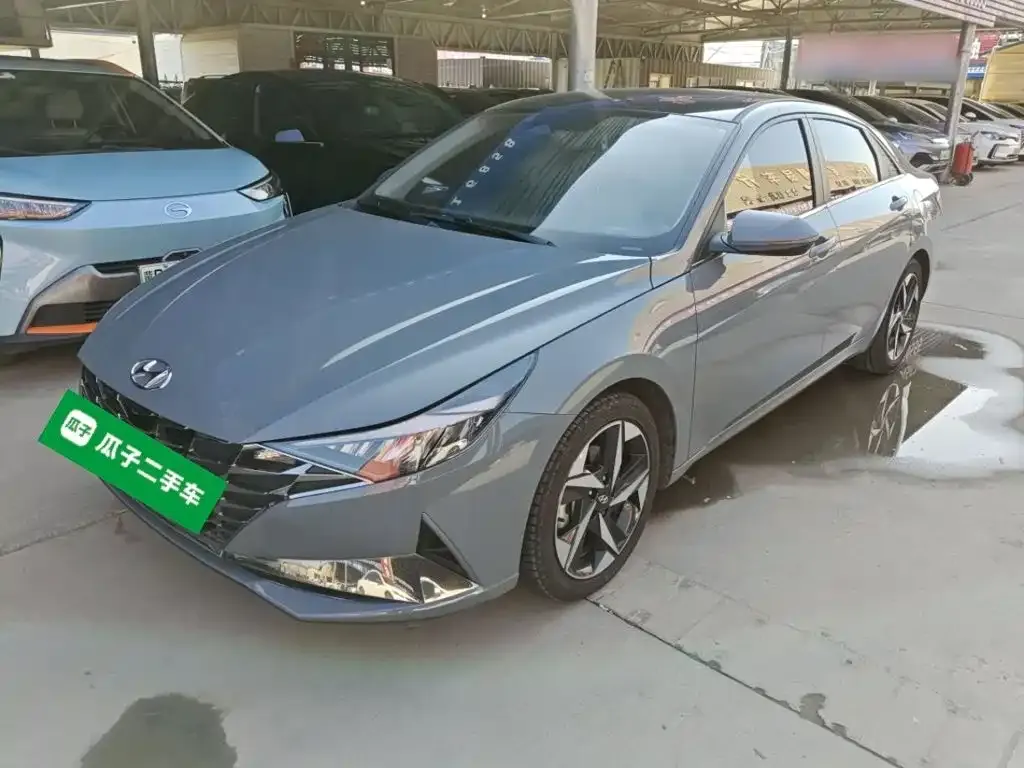 Hyundai Elantra — фото 1
