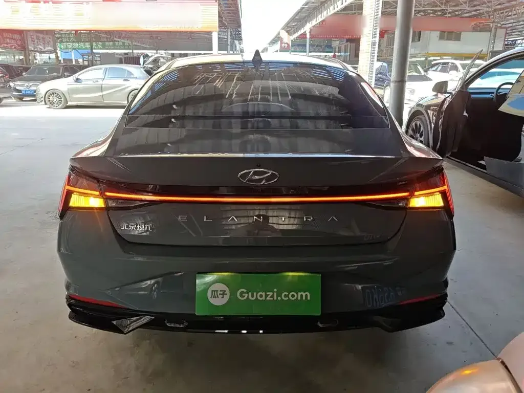 Hyundai Elantra — фото 10