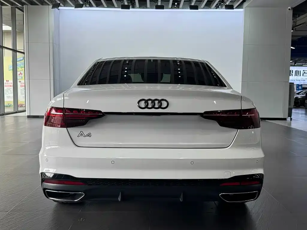 Audi A4L — фото 6