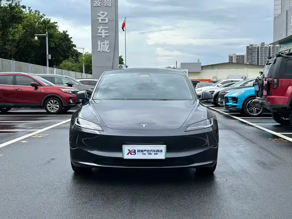 Tesla Model 3 — фото 9