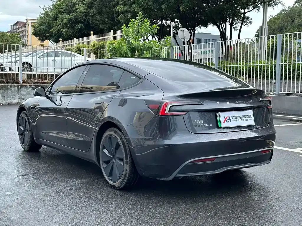 Tesla Model 3 — фото 7