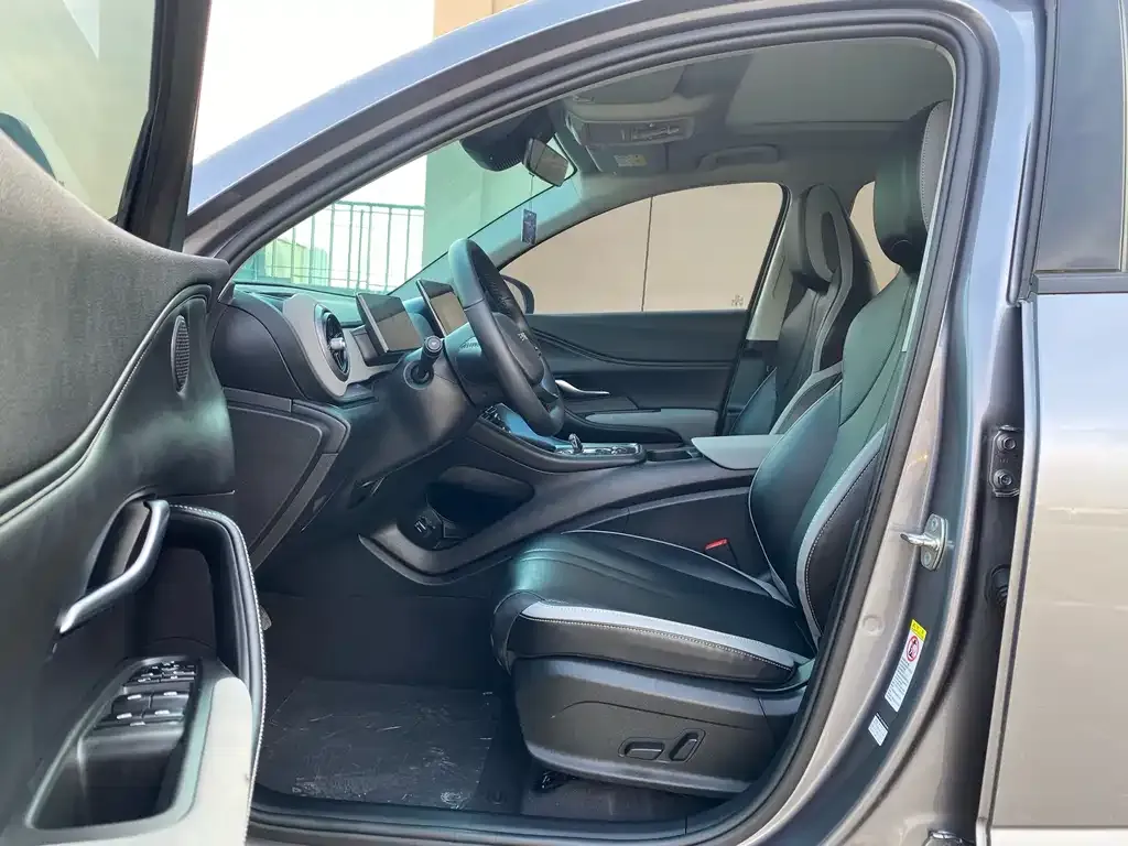 BYD Seal 05 DM-i — фото 3