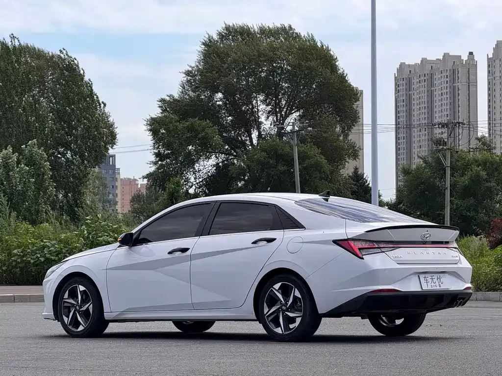 Hyundai Elantra — фото 9