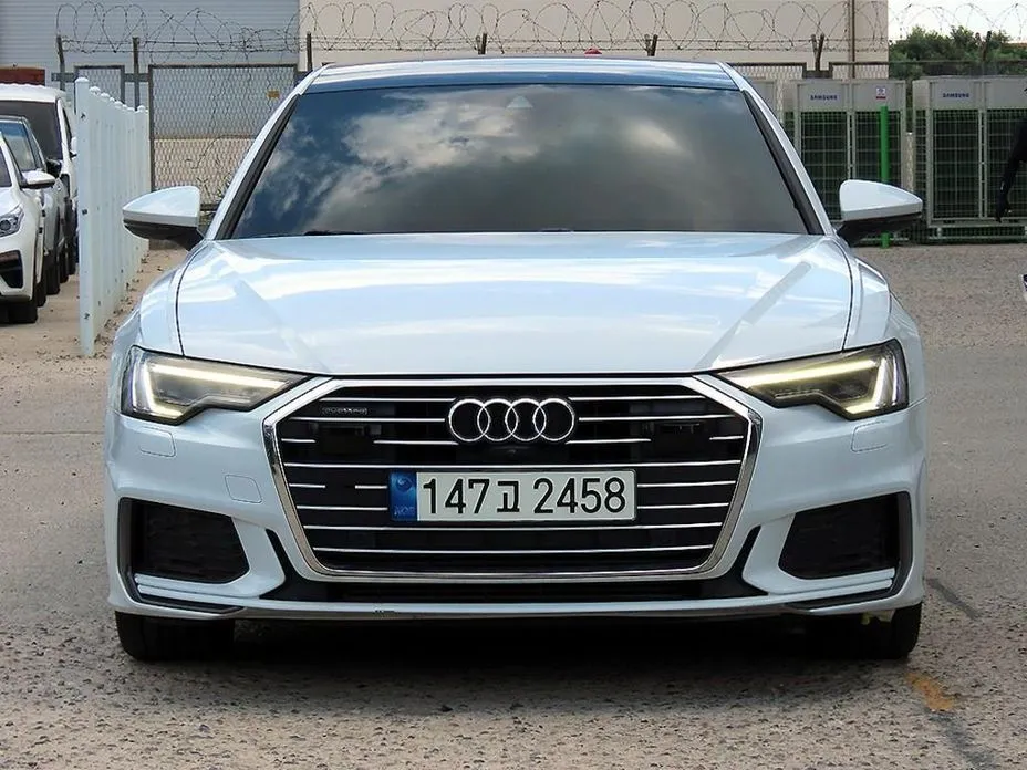 Audi A6 — фото 1