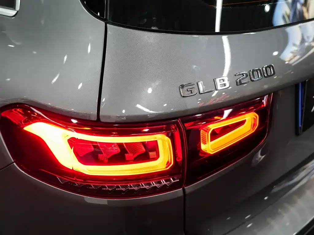 Mercedes-Benz GLB — фото 5