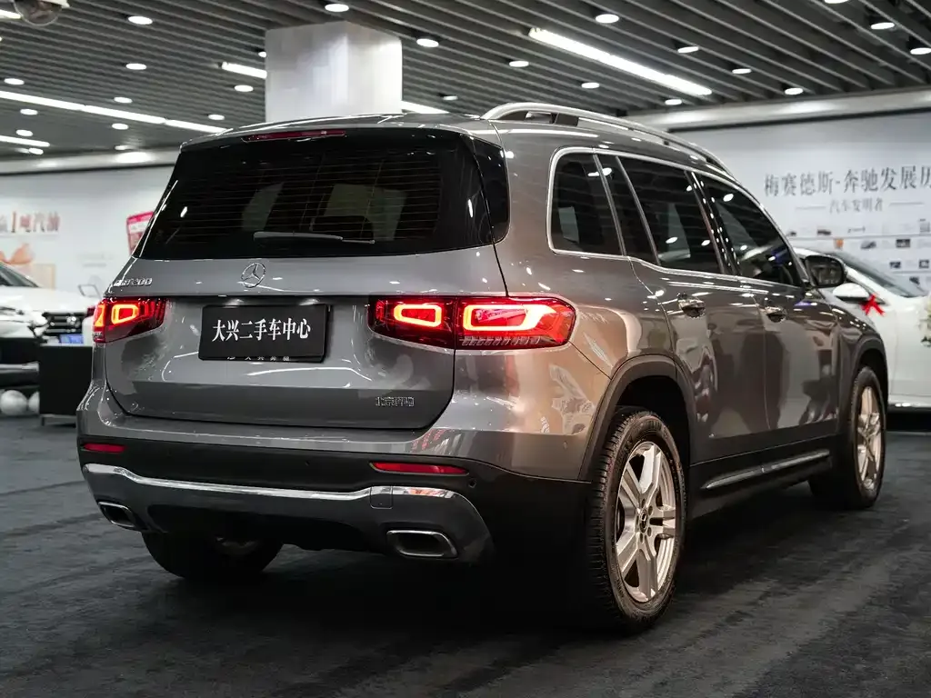 Mercedes-Benz GLB — фото 9