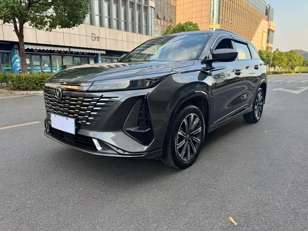 Changan CS75PLUS — фото 1