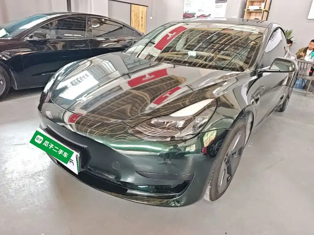 Tesla Model 3 — фото 1