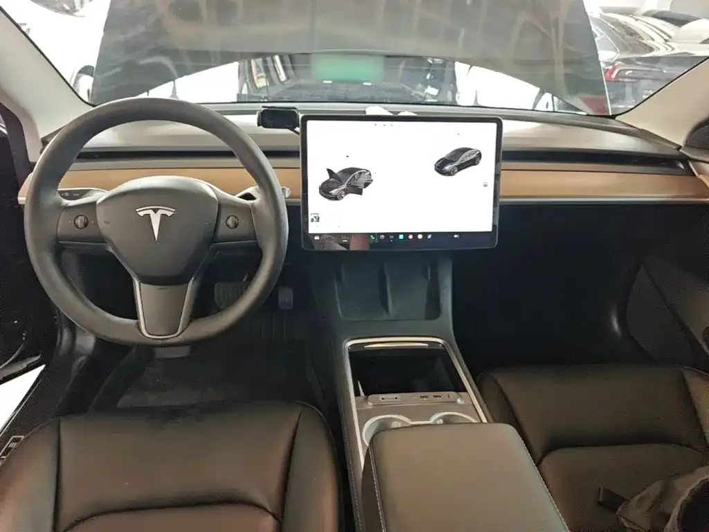 Tesla Model 3 — фото 9