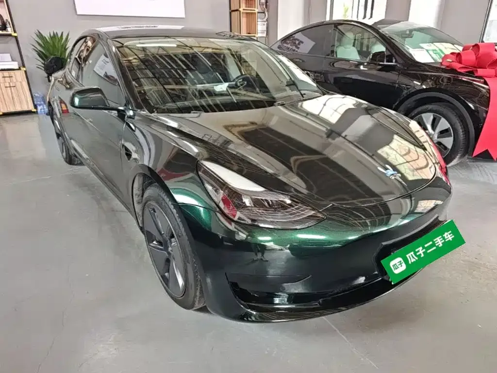 Tesla Model 3 — фото 10