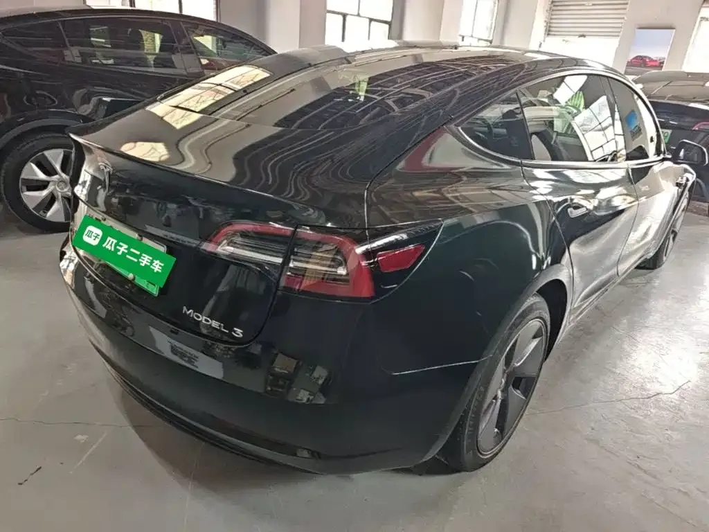 Tesla Model 3 — фото 2