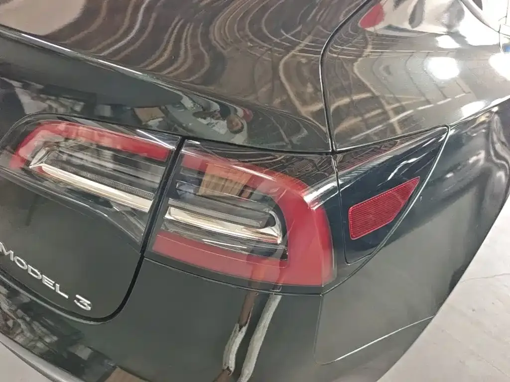 Tesla Model 3 — фото 6
