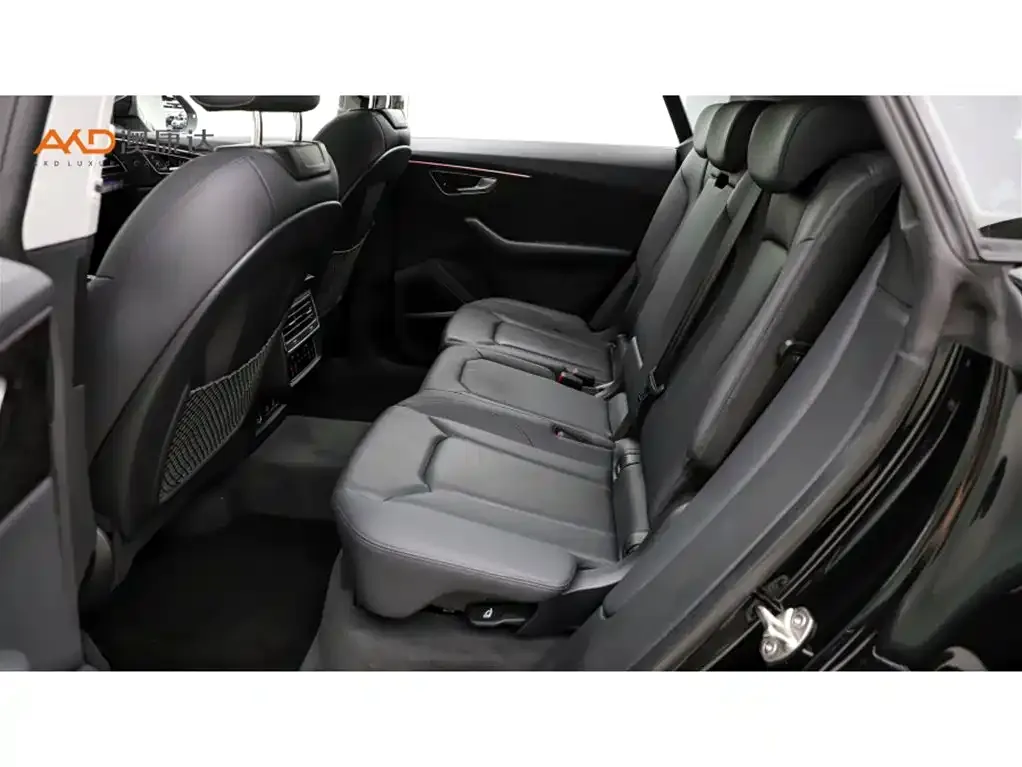 Audi Q8 2023 из CN, фото 4