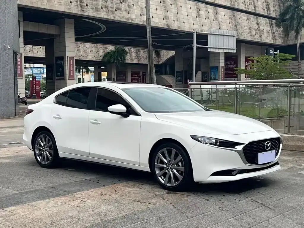 Mazda 3 Axela — фото 4