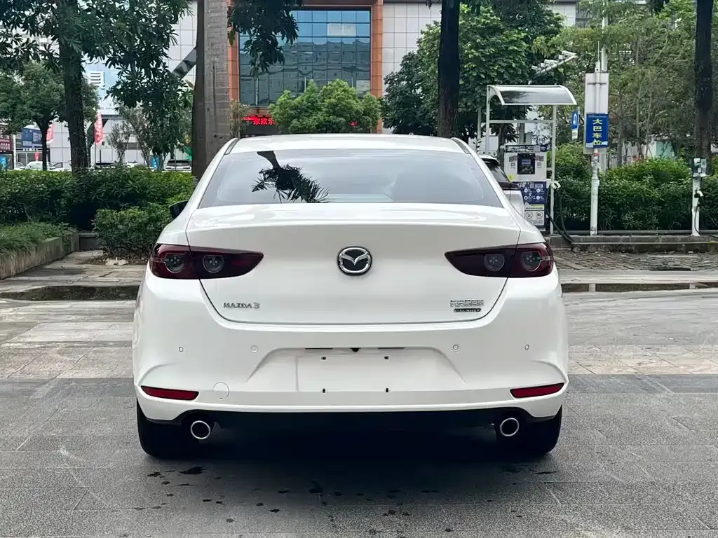 Mazda 3 Axela — фото 10